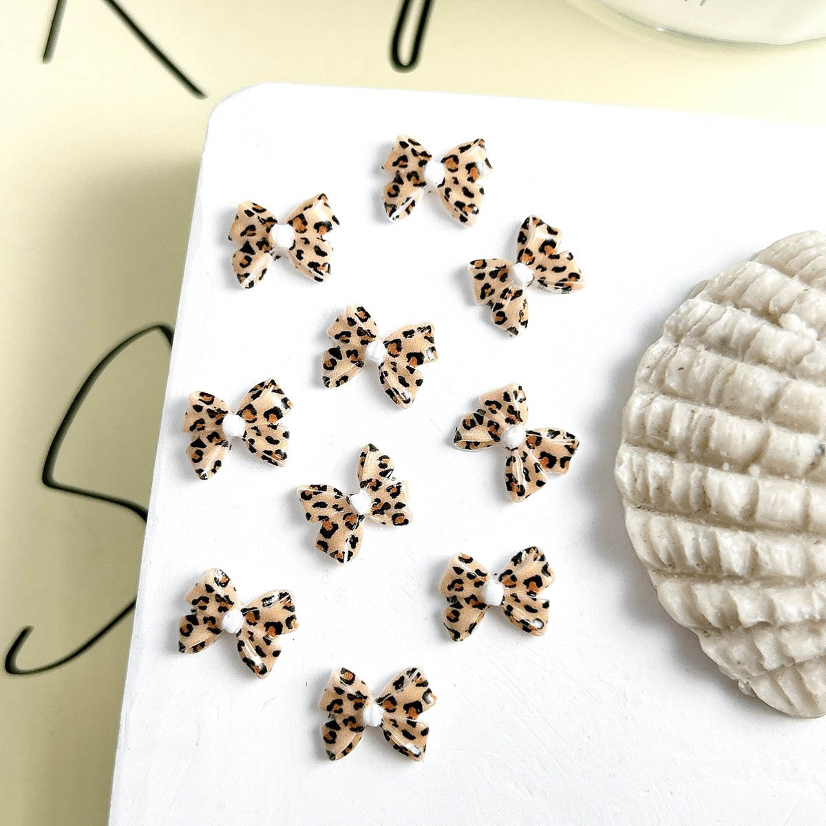 Maillard Leopard Bow Nail Accessories